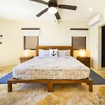 Luxury Beachfront Condo With 3 Bedrooms & Ocean View - El Faro Residences - Reef 301