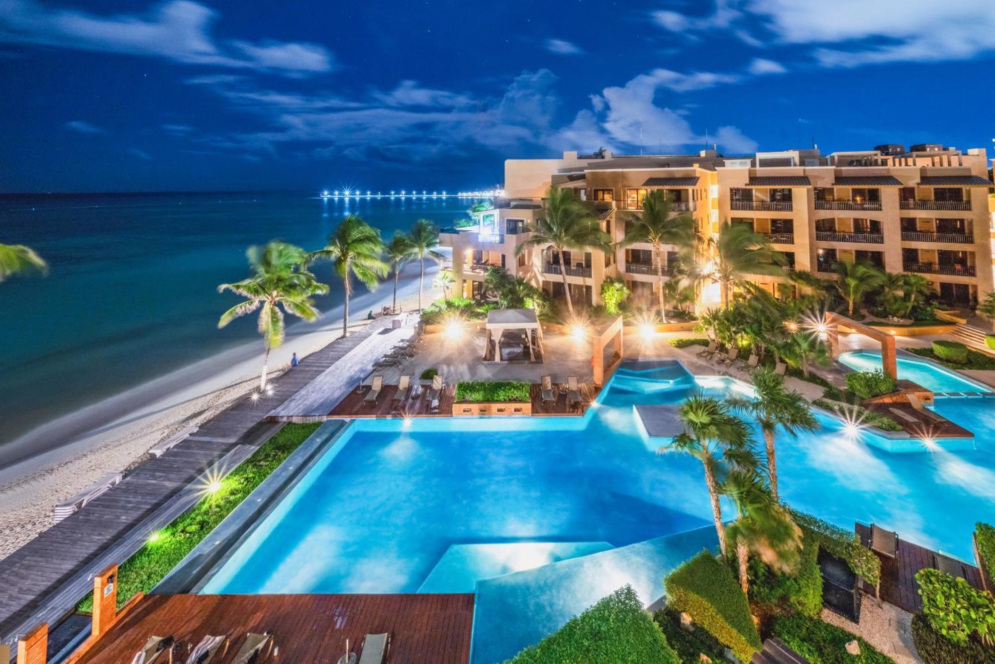 Luxury Beachfront With 3 Bedrooms & Ocean View - El Faro Residences - Reef 301 Apartamento